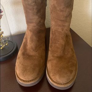 Ugg brown tan color